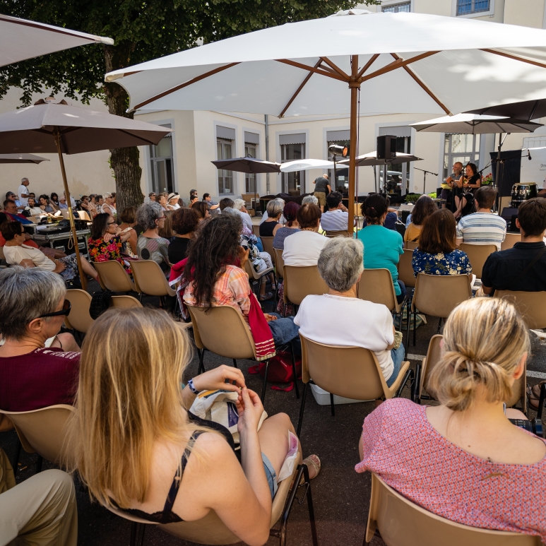 Je te menace d’une colombe blanche