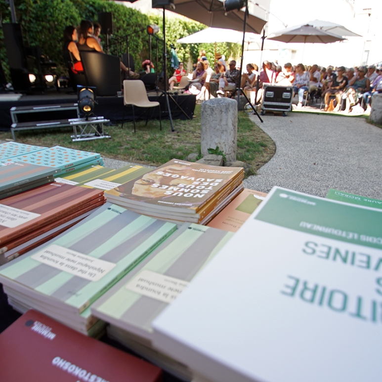 Feuilletons sous l’arbre