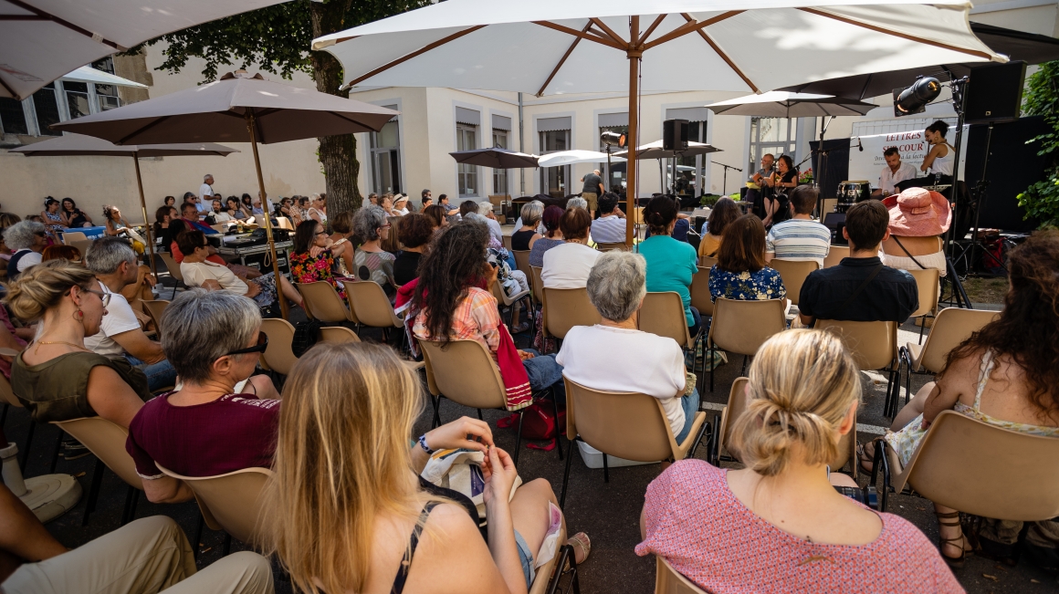 Je te menace d’une colombe blanche